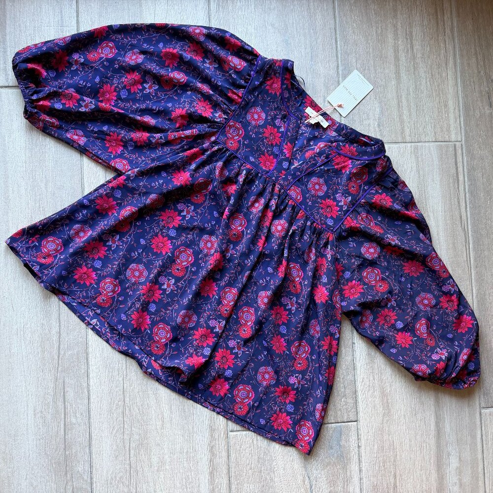 NEW WITH TAGS – Skies Are Blue Floral Blouse - Size XS